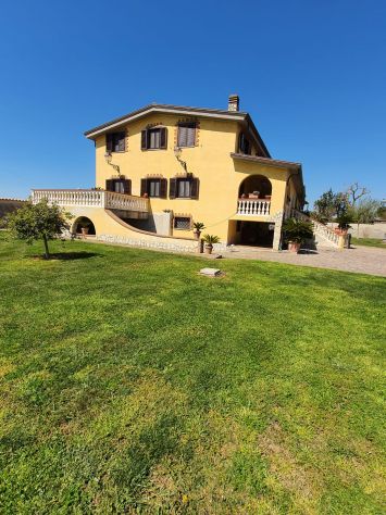 aprilia villa unifamiliare divisibile - Foto 2