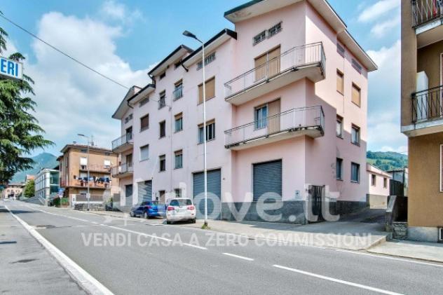 Casa indipendente di 630 m² con più di 5 locali in vendita a Gandino