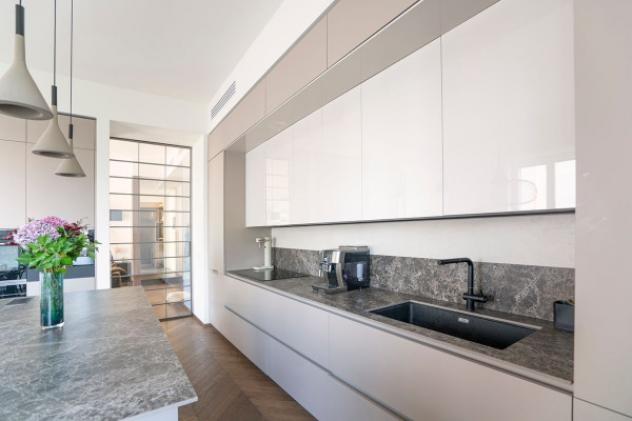 Appartamento di 148 m² con più di 5 locali e box auto in vendita a Milano - Foto 17