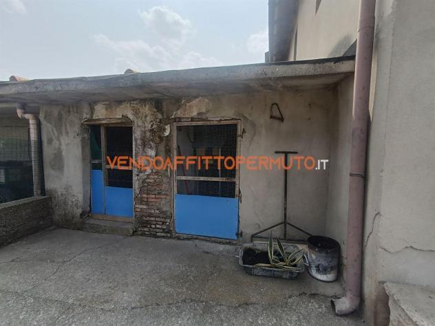 CASCINA DA RISTRUTTURARE CON BOX E LOCALE ACCESSORIO - Foto 12