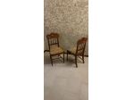 sedie neogotiche e tavolino con intarsi 1850
