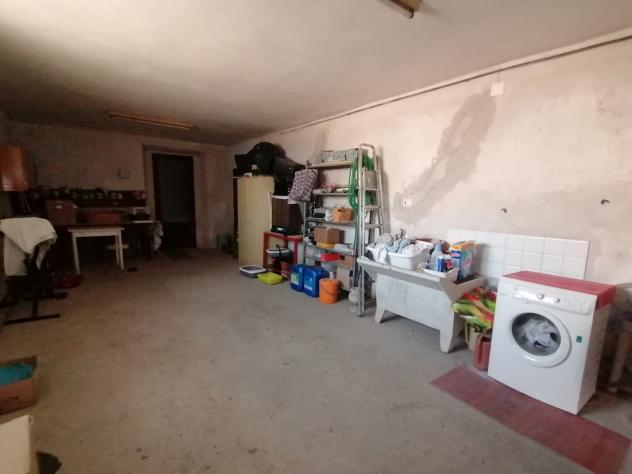 Nel paese storico di Selvena; dove si trovano negozi di prima necessita una banca e la posta; a 20 KM dal Monte Amiata, 8 Km da Castell'Azzara, 23 dal - Foto 16