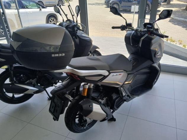 QJ Motor ATR 125 . - Foto 3