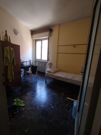 OFFRO DUE CAMERE SINGOLE PER STUDENTI IN VIA CANTARANE 38 - Foto 2