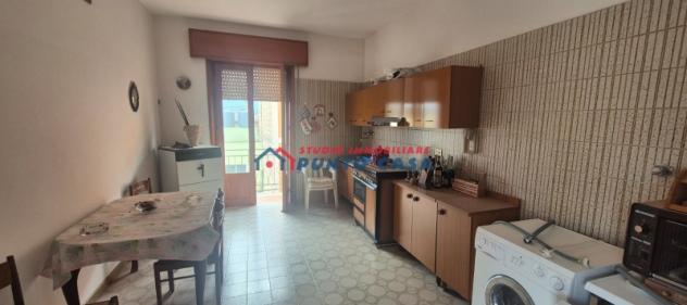 PACECO – Soluzione indipendente con due unità abitative, piano terra, primo e secondo, mq 270 complessivi oltre terrazzo e giardino. Buone condizioni. - Foto 4