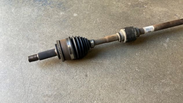 Semiasse anteriore DX Kia Rio 1.2 benzina del 2015 (49501-1W000) - Foto 2