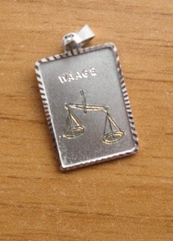 PICCOLO PENDENTE IN ARGENTO USATO DELLO ZODIACO IN TEDESCO (WAAGE) BILANCE -