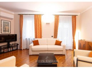 Appartamento di 100 m² con 5 locali in affitto a Milano