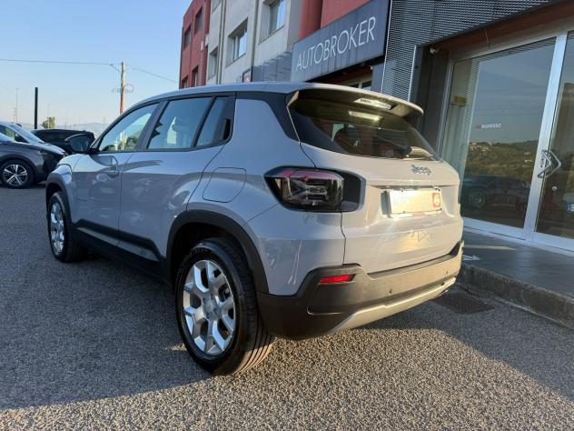 Jeep Avenger e-Hybrid 1.2 MHEV e-Hybrid Turbo Altitude - Foto 4