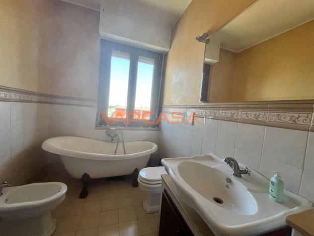 TRELOCALI CON TERRAZZA, BOX E CANTINA - Foto 12