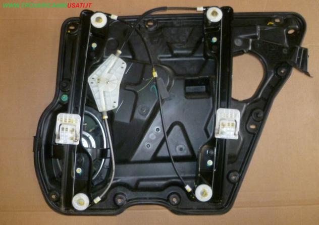 ALZACRISTALLO ELETTR. PORTA POST. S. PANNELLO COMPLETO 2 FILI FIAT FREEMONT (24)  Carrozzeria  Lamierati esterni  Porte  Alzacristallo por FIAT - FREE