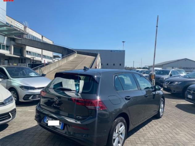 VOLKSWAGEN Golf 1.5 eTSI 130 CV EVO ACT DSG Life rif. 23979581 - Foto 2