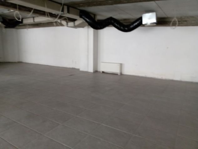 AFFITTO SPAZIATURE VARIABILI IN AMPIO MAGAZZINO - Foto 3