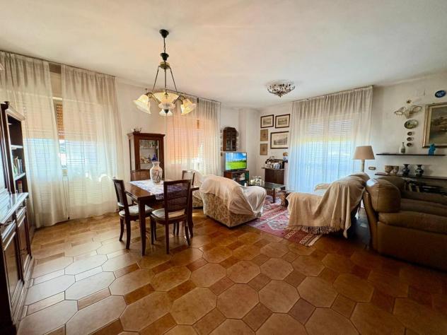 Appartamento in vendita a Massa 121 mq Rif: 1387531