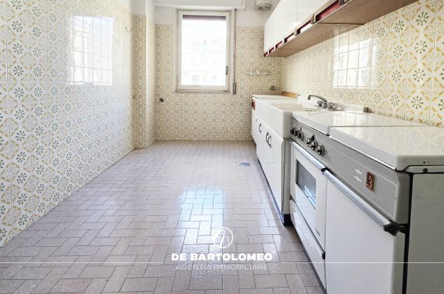 PRESTIGIOSO APPARTAMENTO C.SO UMBERTO ANGOLO CORSO DUE MARI - Foto 6