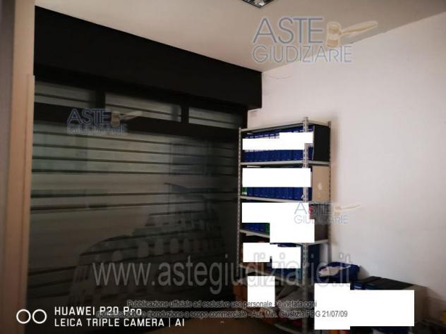 IMMOBILI-IMMOBILE COMMERCIALE-Via Monte Solarolo, 111/A