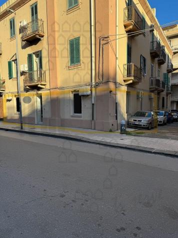 IMMOBILE COMMERCIALE di 7 vani e di 180 mq (MESSINA) rif. 2LS17067