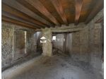 Interessante rustico composto su diversi livelli da ristrutturare in vendit &hellip;