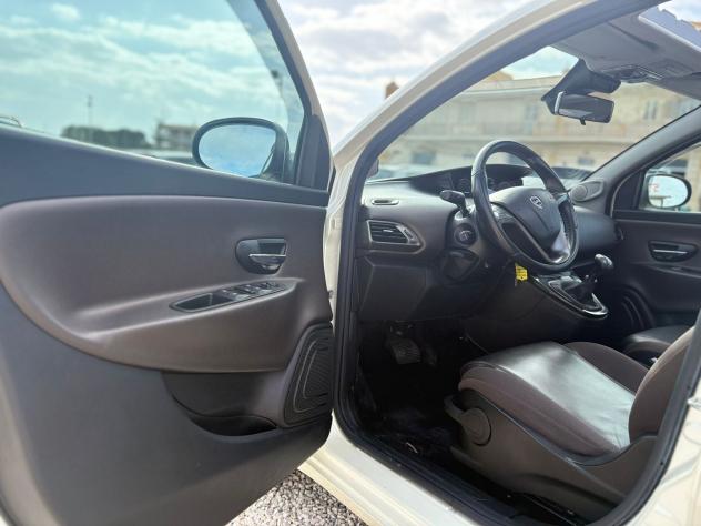 Lancia Ypsilon CAMBIO AUTOMATICO STRAFULL - Foto 7