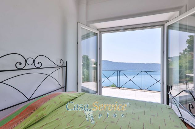 Splendida villa con vista sul lago a Castel Gandolfo - Foto 8