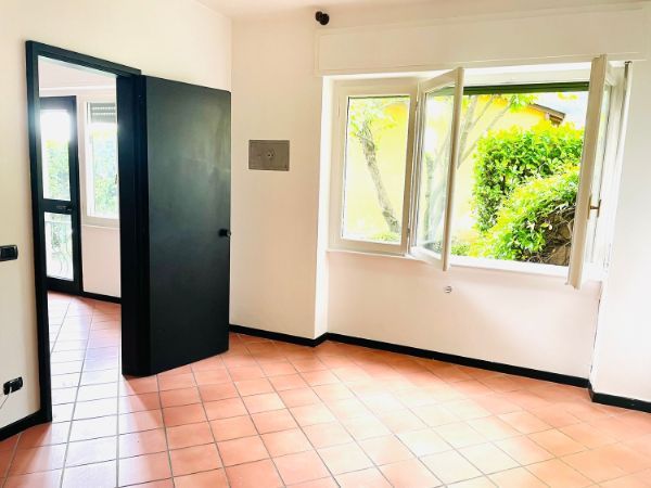 BAVENO FERIOLO 2 CAMERE SALA CUCINA SERVIZI GIARDINO TAVERNA POSTO AUTO - Foto 7