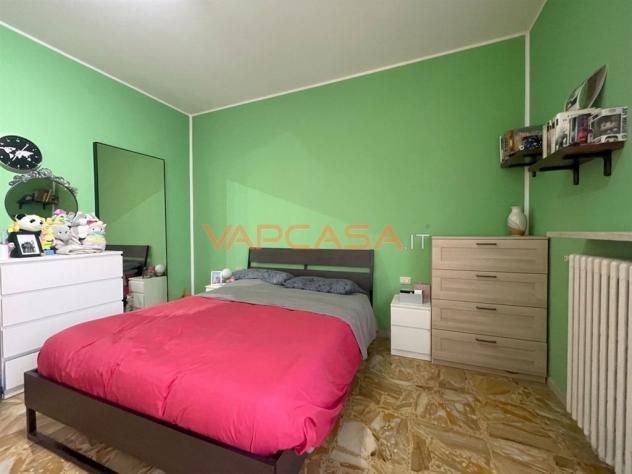 BILOCALE CON INGRESSO INDIPENDENTE, BALCONE E BOX - Foto 6