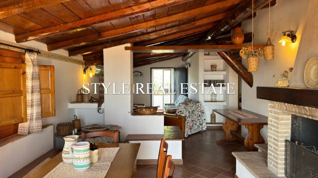 CUGNI Villa immersa nel verde con terreno di oltre 1 ettaro - Foto 5