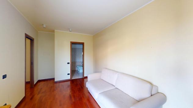 TRILOCALE al piano terra con GIARDINO, CANTINA e BOX AUTO DOPPIO - Foto 9