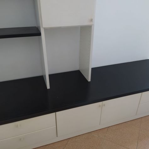 Elegante mobile bianco e nero da sala in legno - Foto 4