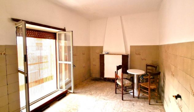 STABILE INDIPENDENTE CON CORTILE - VIA DELLE DALIE - FALCIANO DEL MASSICO V2853 - Foto 3