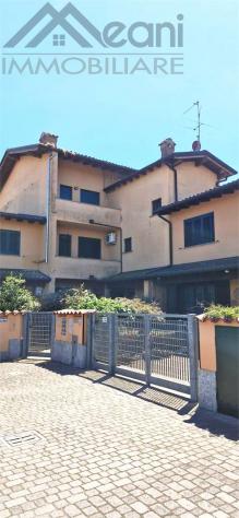 482 L - APPARTAMENTO IN VILLA CON TRAVI A VISTA, TERRAZZO, CANTINA E BOX - Foto 2