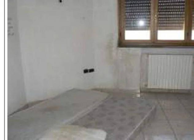 Immobile in asta di 216 m² con più di 5 locali e box auto in vendita a Santo Stefano del Sole - Foto 6