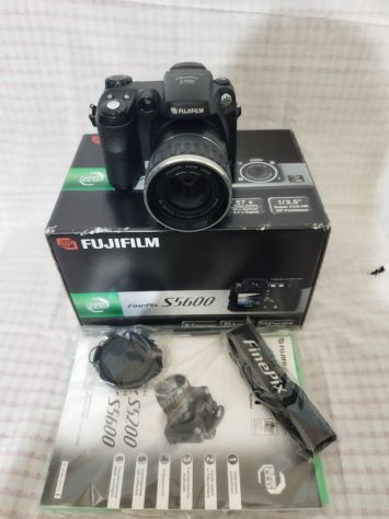 Fujifilm Finepix S5600 - Fotocamera Digitale