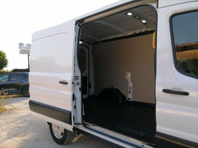 Ford Transit 350 fwd 2.0 ecoblue 130cv trend L2H2 - Foto 8