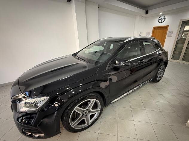 MERCEDES- BENZ GLA 200 D 136CV AMG PREMIUM PLUS 4MATIC