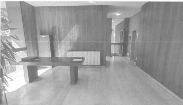 ASTA Occasione: Gallarate alla Via Carlo Noè appartamento, cantina e box - Foto 2