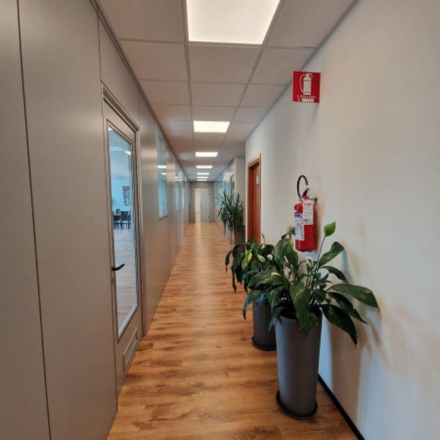 Immobile di 950 m² con più di 5 locali in affitto a Pero - Foto 10