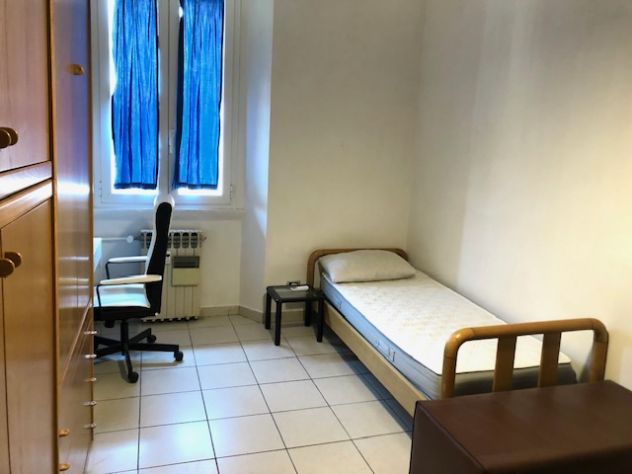 ampia stanza singola via desanctis zona cermenate 600 euro - Foto 4