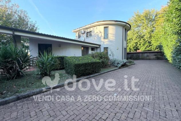 Villa di 208 m² con 5 locali e box auto in vendita a Artena - Foto 2