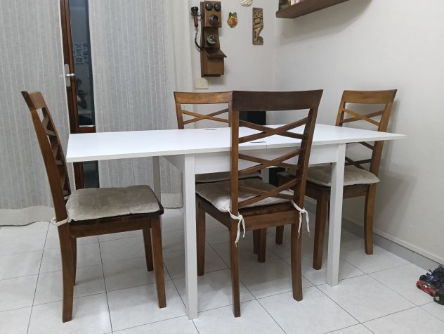 Tavolo allungabile con 4 sedie in vero legno - Foto 4