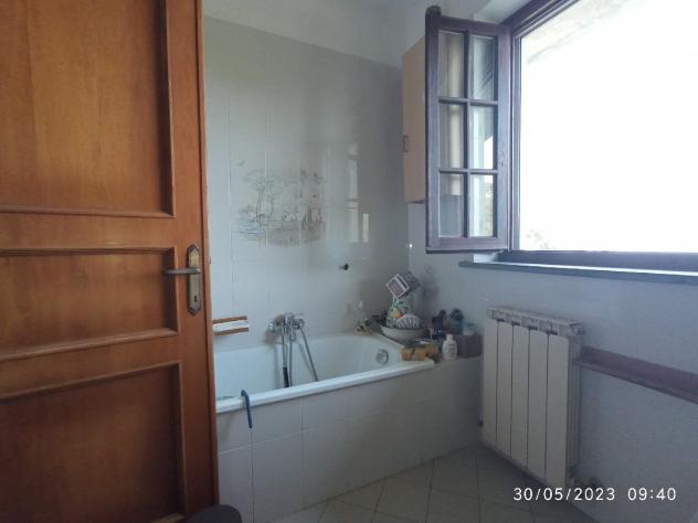 APPARTAMENTO INDIPENDENTE di 5 vani e di 90 mq (MASSAROSA) rif. 136 - Foto 15