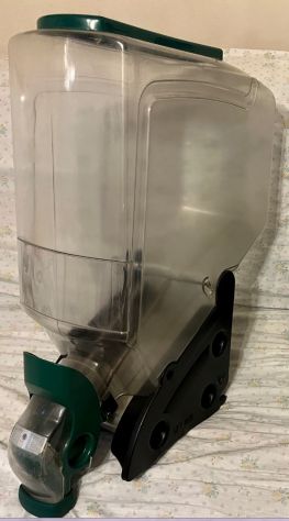 Dispenser per erogare alimenti secchi (capienza circa 25 l)