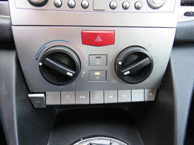 Lancia Ypsilon 1.2 8v 60cv Oro ( 5 posti ) - Foto 10