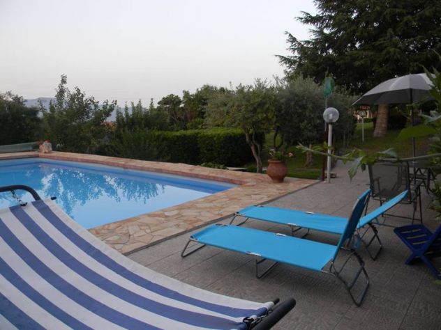 In Zona Castiglione di Sicilia, villetta con Piscina per feste o Casa Vacanza - Foto 10