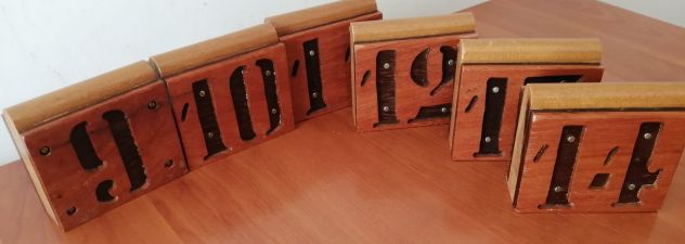 SET NUMERI SEGNA TAVOLO DA 1 A 14 IN LEGNO FATTI A MANO ORIGGINALE RISTORANTE PI - Foto 5