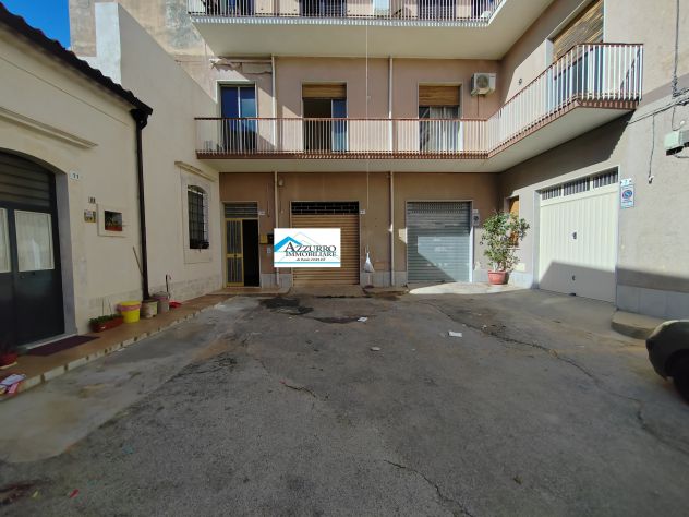18 - Appartamento con Terrazzo di 110mq e Garage nel Cuore di Avola