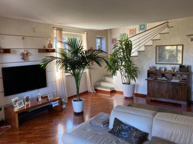 Villa di 314 m² con più di 5 locali e box auto doppio in vendita a Azzate - Foto 12
