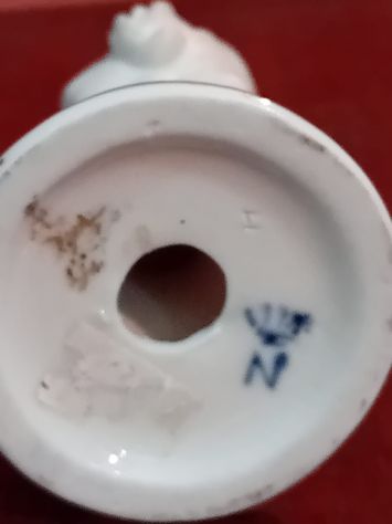 RARA e ANTICA BAMBINA IN PORCELLANA BISCUIT e CERAMICA DIPINTA e DORATA - Foto 2