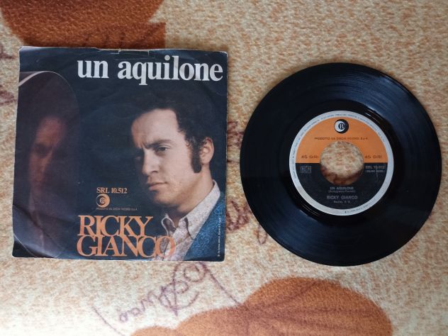 Vecchi 45giri musica artisti anni '60 LOTTO 3