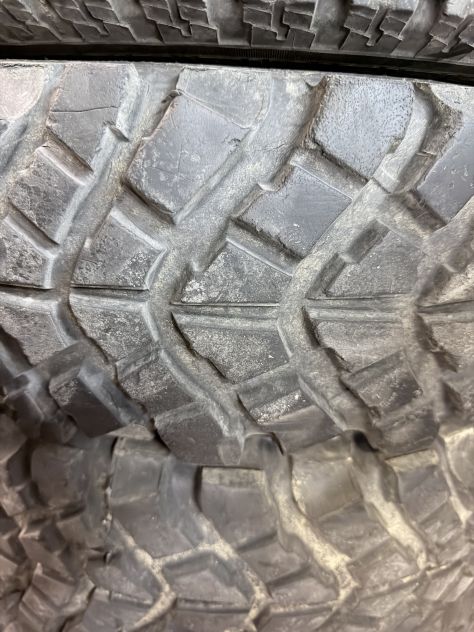 Vendo treni gomme per Jimny